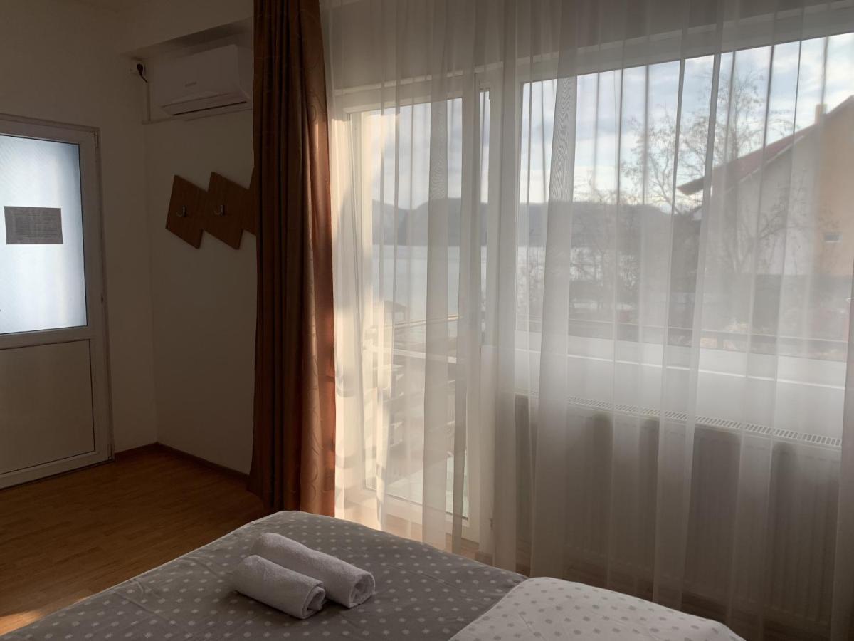Ieşelniţa Casa Ana Serena מראה חיצוני תמונה