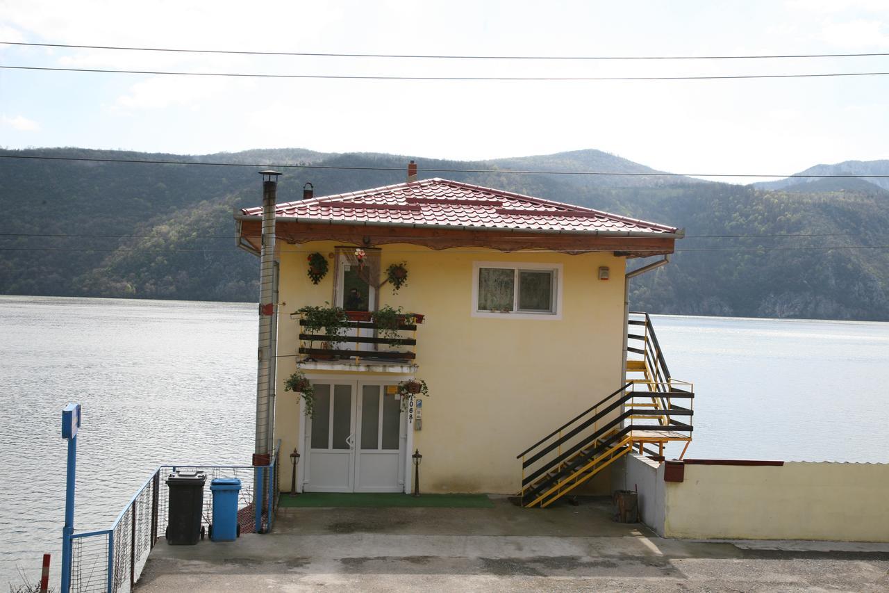 Ieşelniţa Casa Ana Serena מראה חיצוני תמונה
