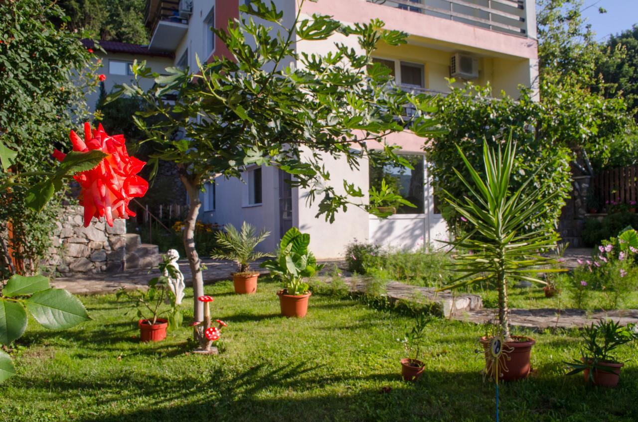Ieşelniţa Casa Ana Serena מראה חיצוני תמונה
