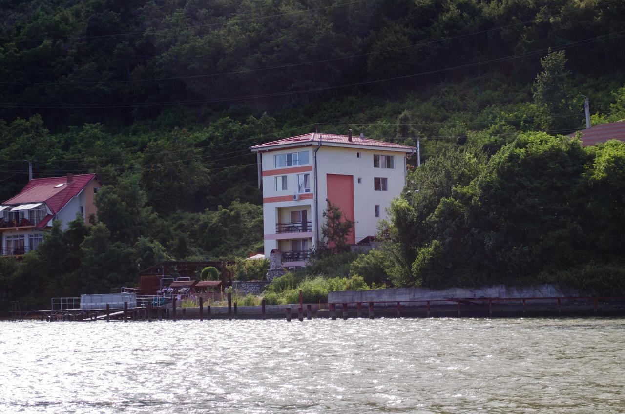 Ieşelniţa Casa Ana Serena מראה חיצוני תמונה